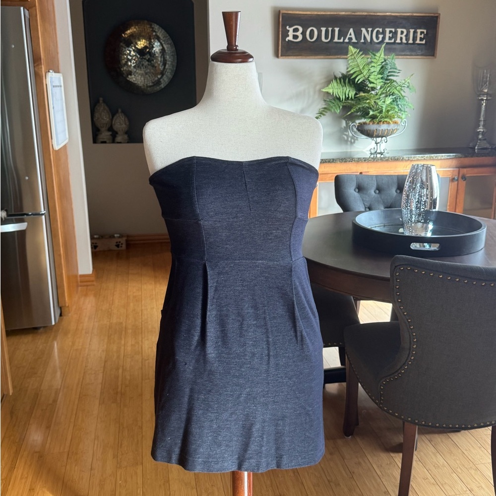 Elegant Black Strapless Dress